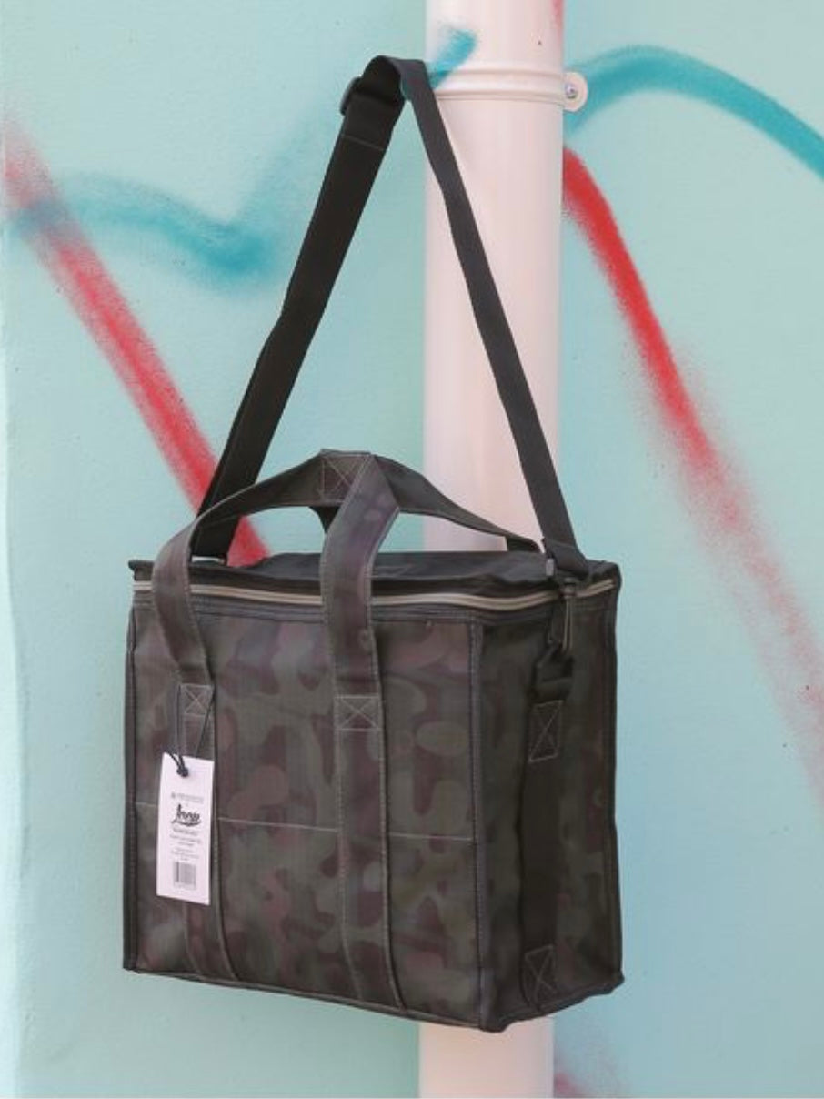 Loop x Mr Serious 8 Pack Bag Camo